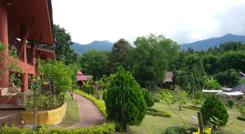 Ban Rai Tin Thai Ngarm Eco Lodge Mae Rim Bagian luar foto